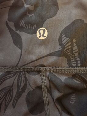 Lululemon Black Floral Print Leggings